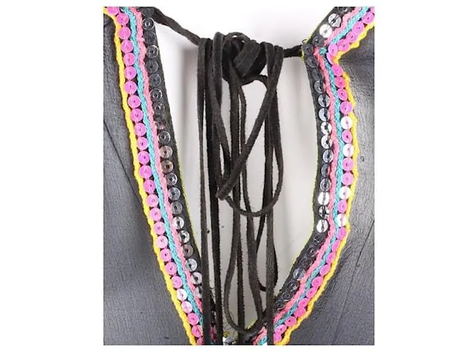 Autre Marque DISEÑADOR CONTEMPORÁNEO Poncho de seda con adornos en negro 