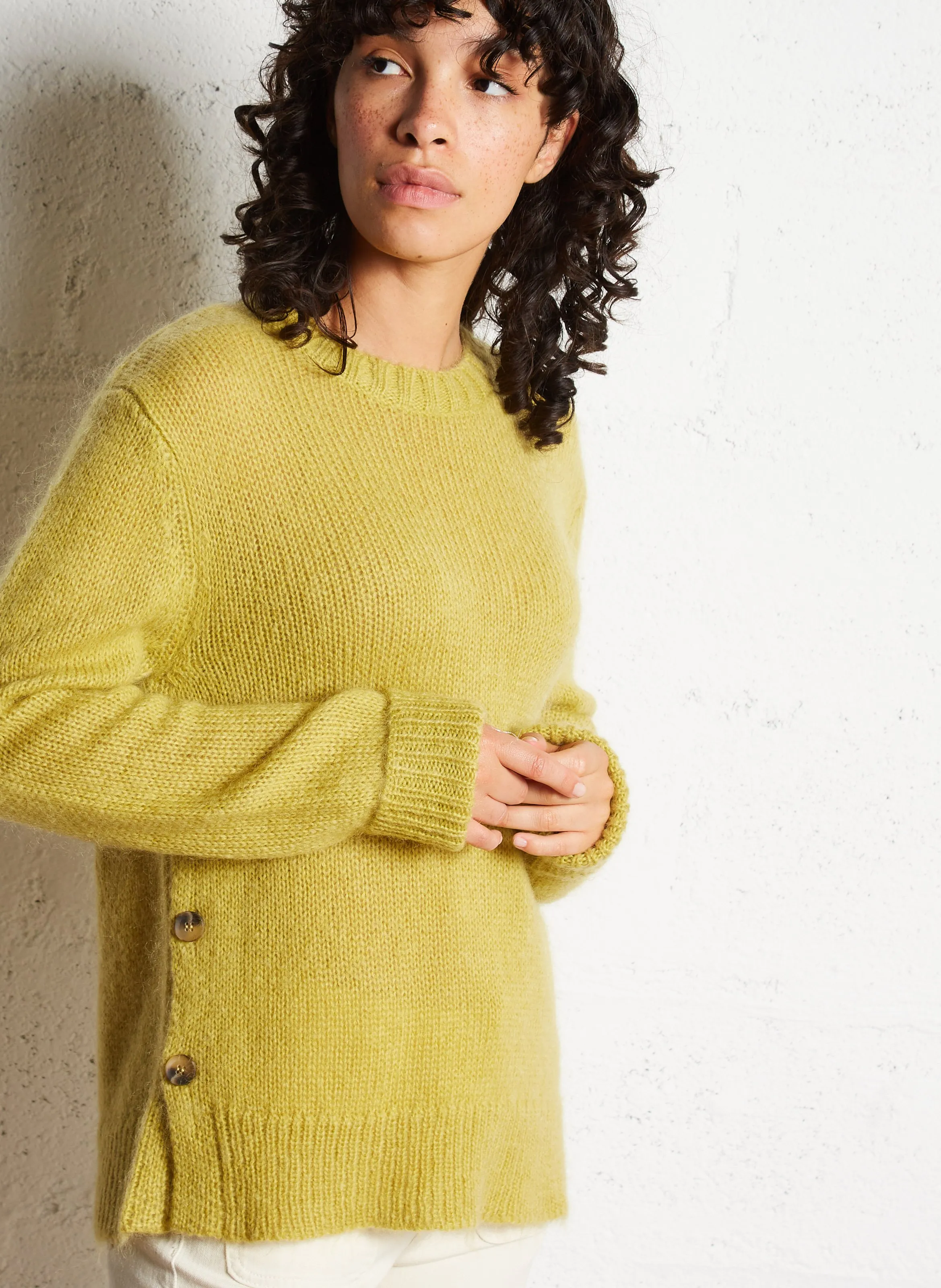 BELLA JONES LIBELLULE  JERSEY CORTO CON CUELLO DE LúREX EN AMARILLO
