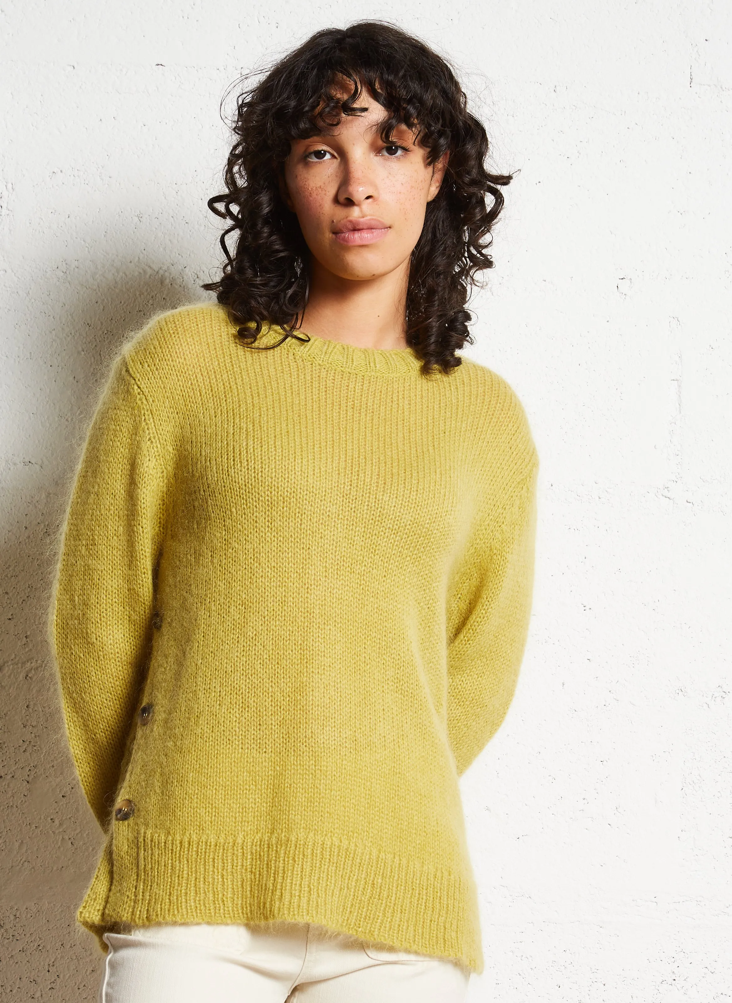 BELLA JONES LIBELLULE  JERSEY CORTO CON CUELLO DE LúREX EN AMARILLO
