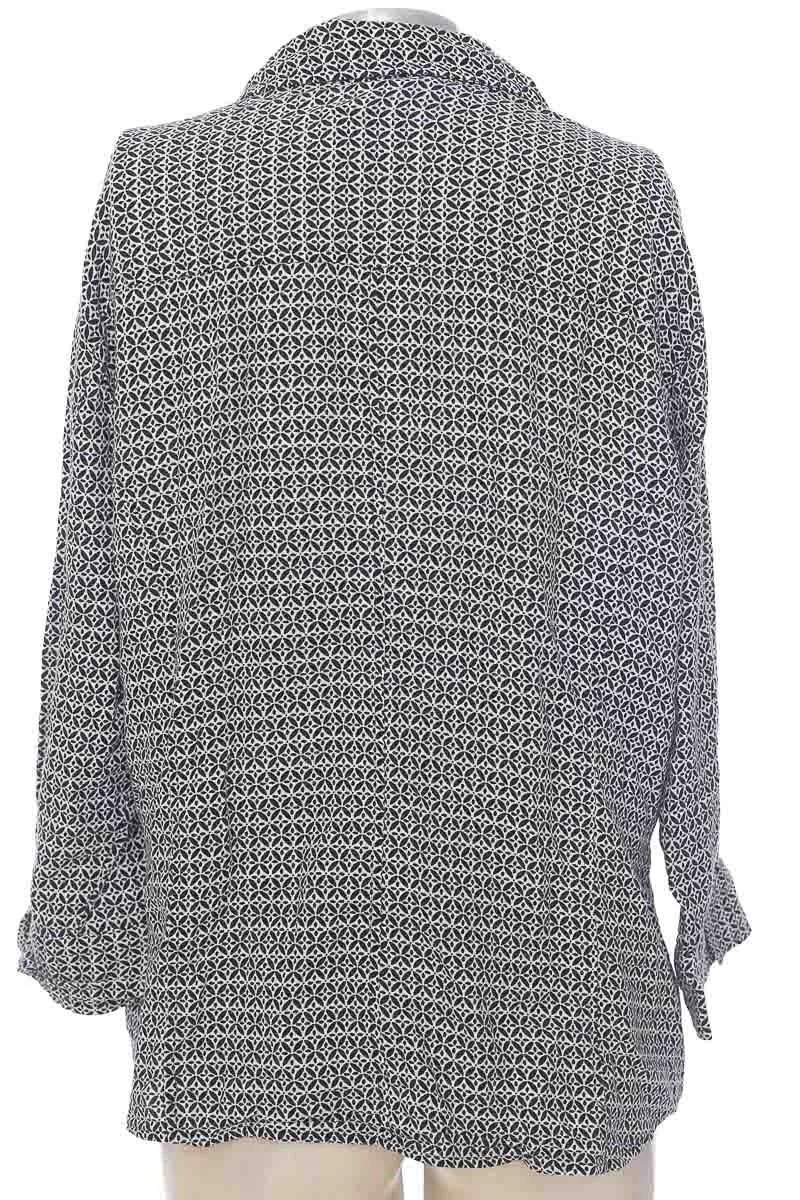 BLUSA COLOR NEGRO  JACLYN SMITH