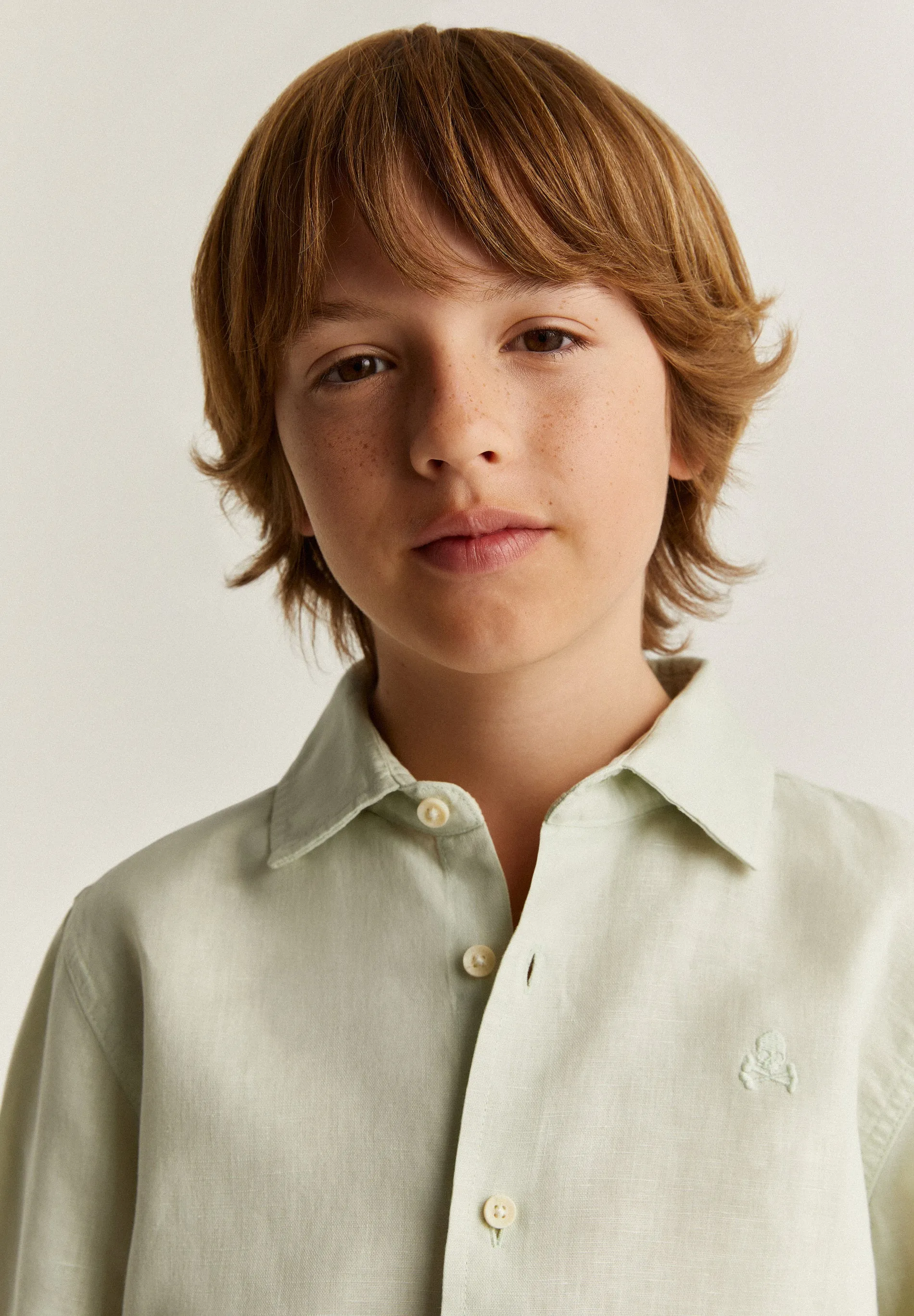 CAMISA CALAVERA BODADA A TONO