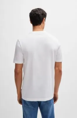 Camiseta de punto de algodón con una ilustración en diferentes materiales