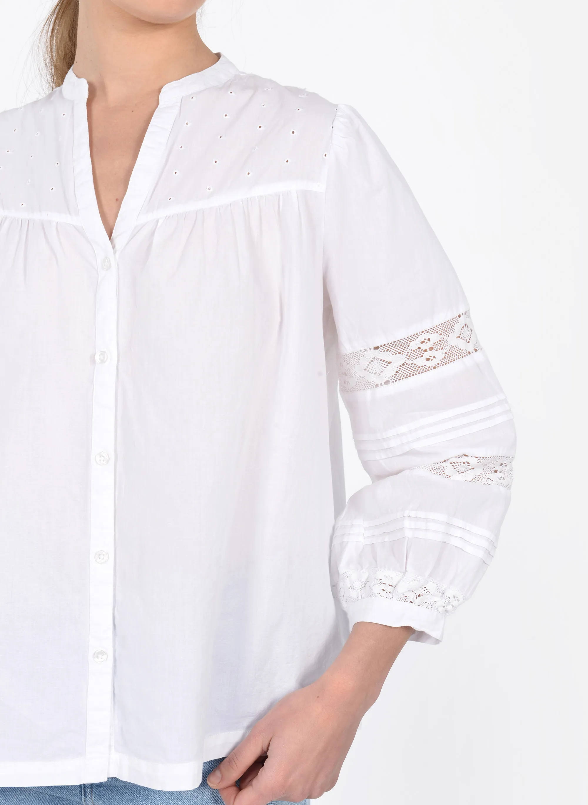 KOOKAI PAMPA  CAMISA BORDADA DE ALGODóN CON CUELLO TUNECINO EN BLANCO