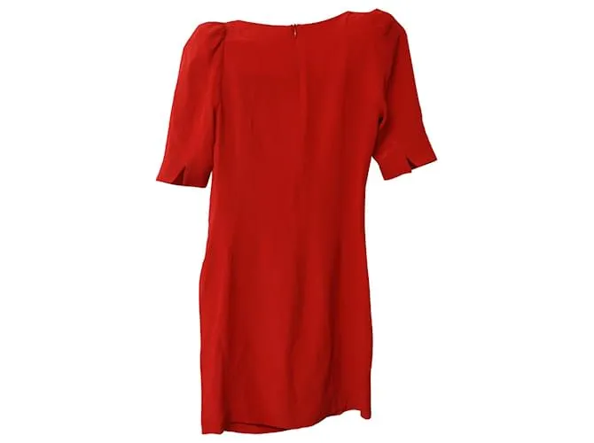 Minivestido con detalle de hombros fruncidos en seda roja de Maje 