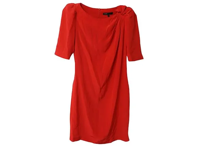 Minivestido con detalle de hombros fruncidos en seda roja de Maje 
