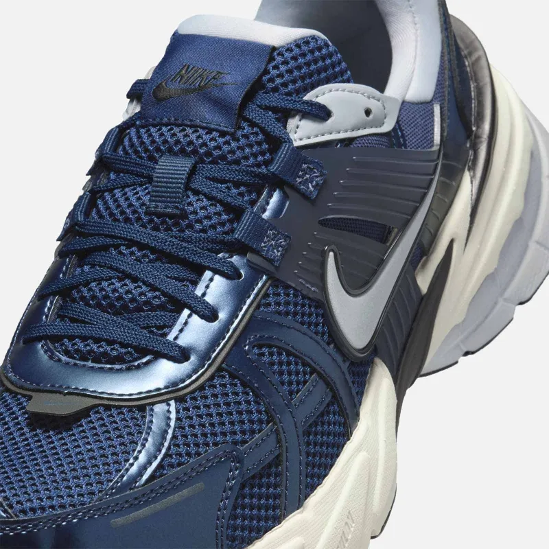 NIKE V2K RUN HJ4497400