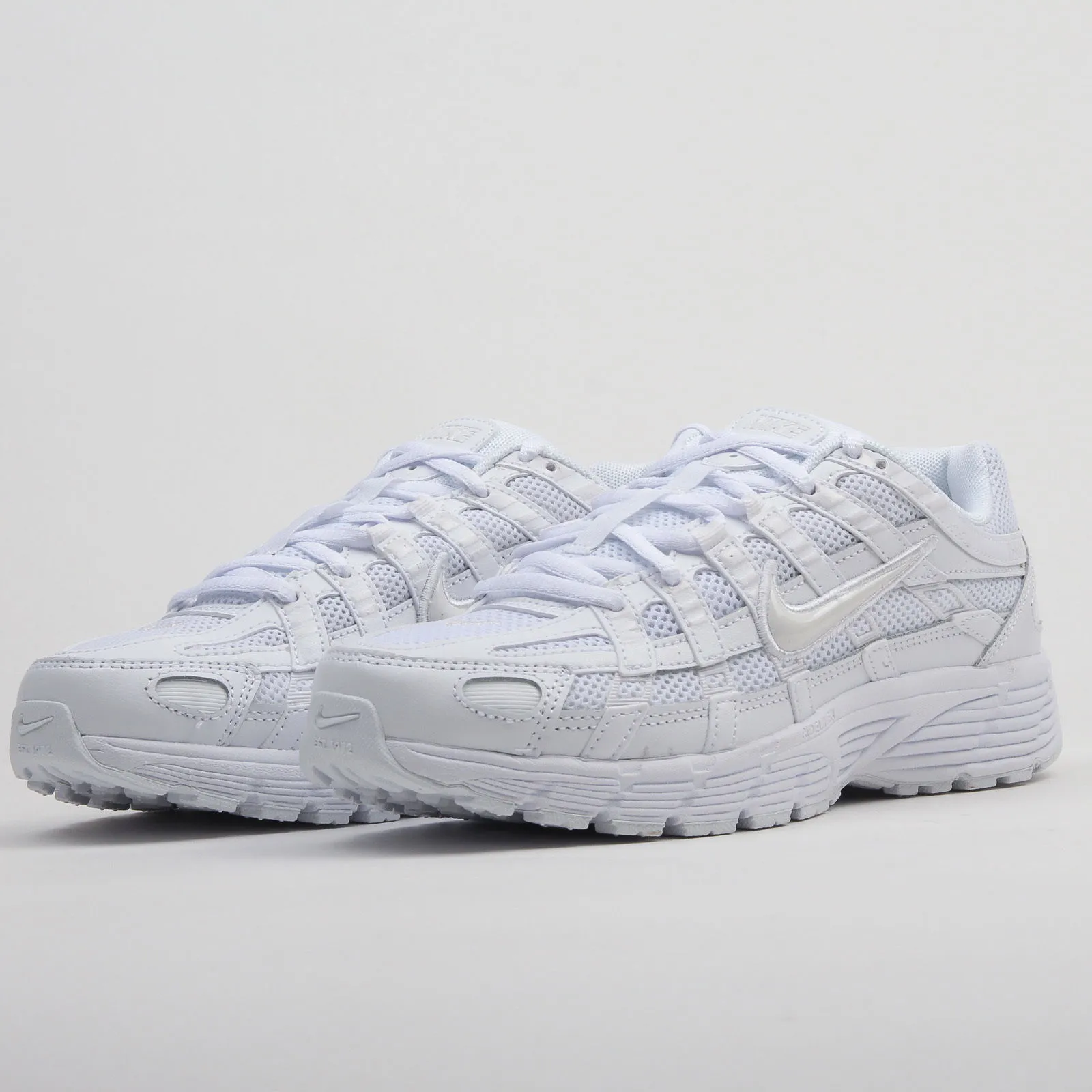 NIKE W P6000