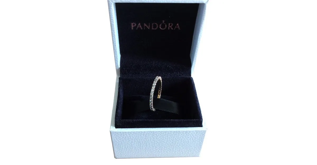 Pandora anillo Dorado 