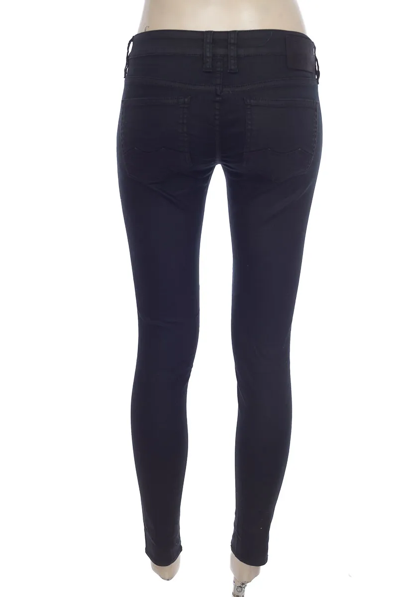 PANTALóN COLOR AZUL  CHEVIGNON