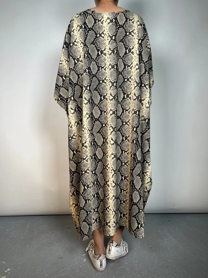 QÜINA Vestido Snake Tajos Oversize
