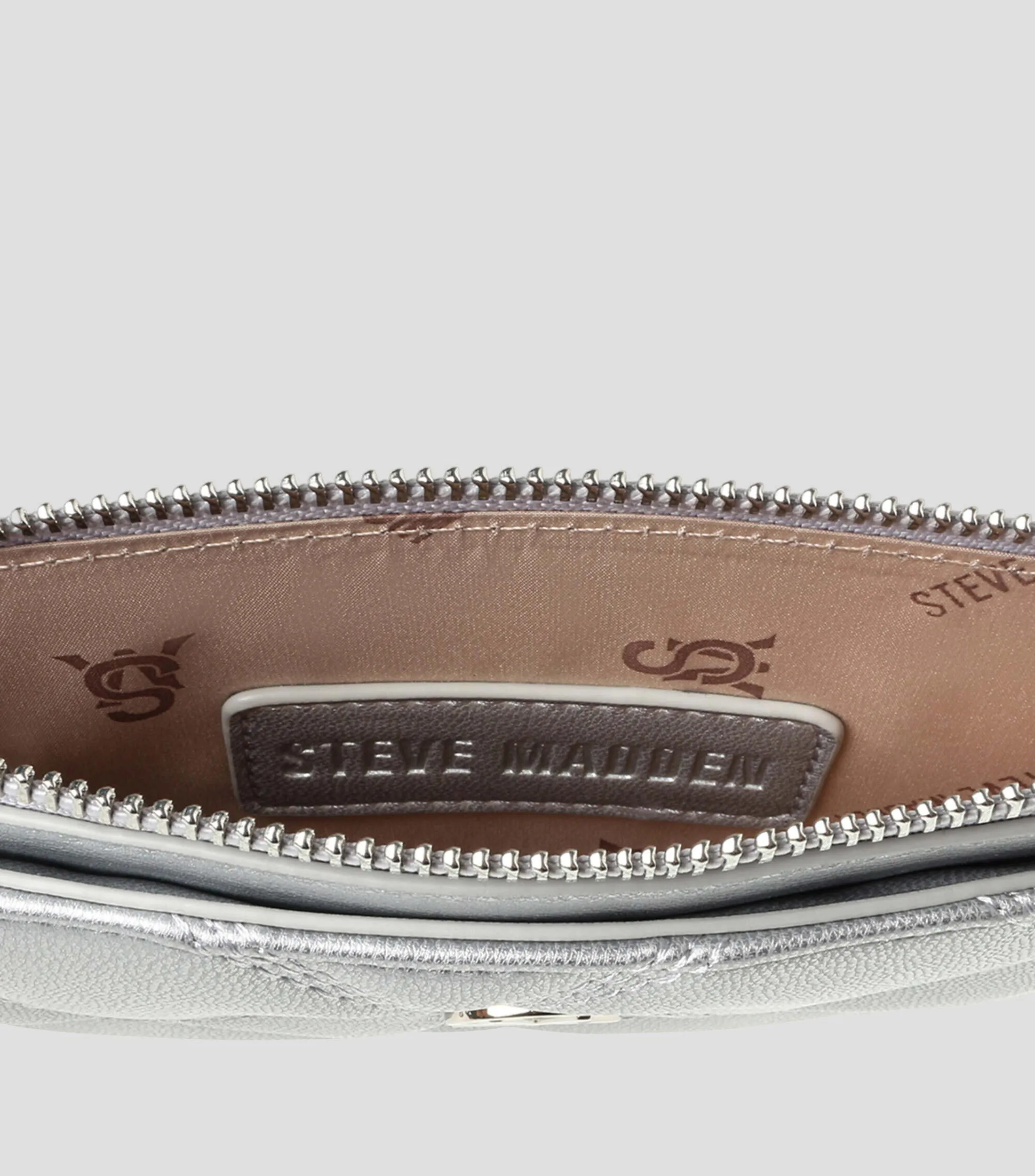 Steve Madden Bolso Wristlet capitonado Mujer
