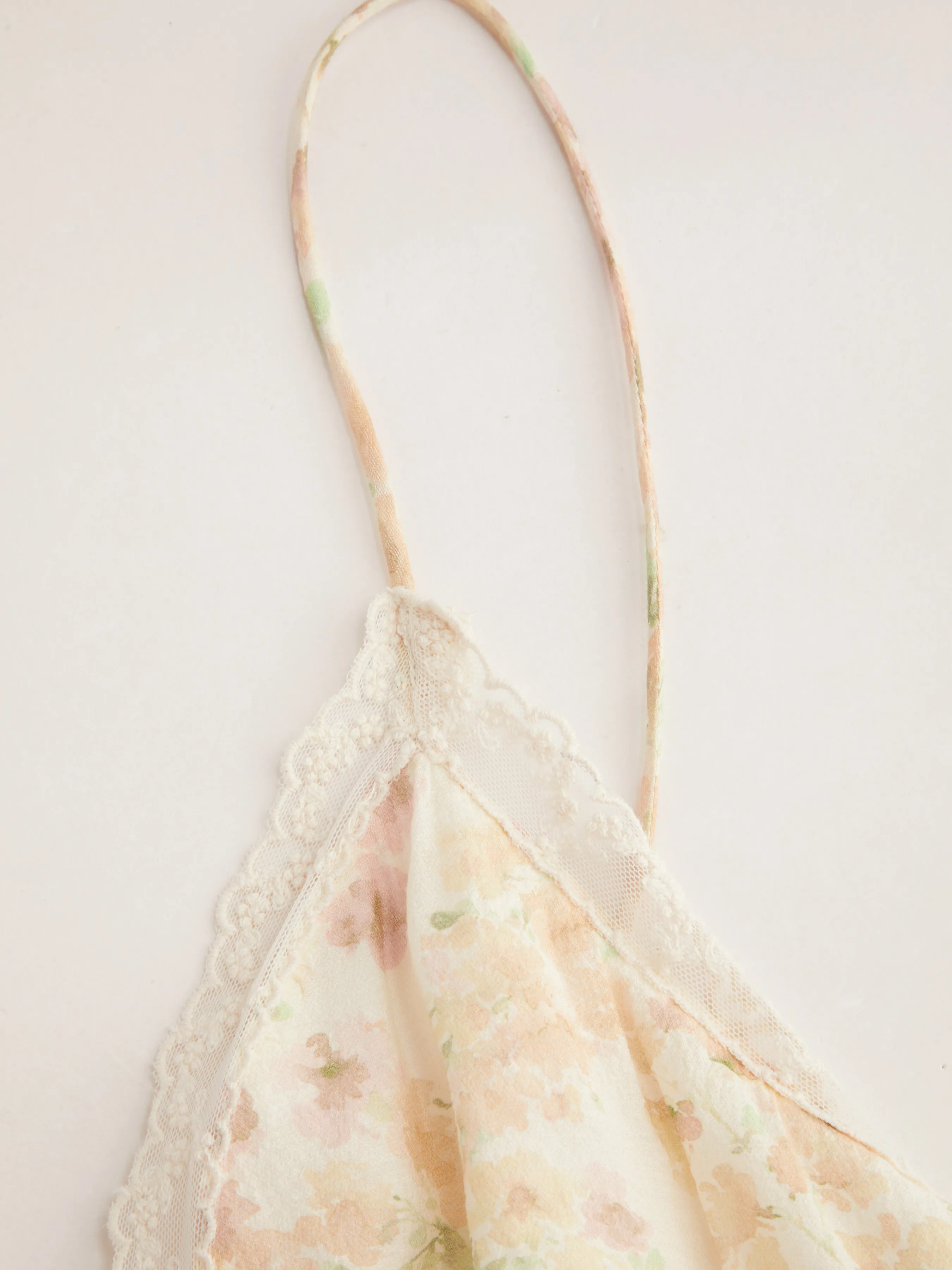 Vestido Midi Floral con Nudo en V