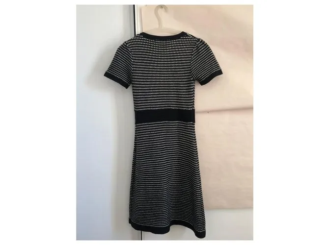 Vestido negro de lana Tara Jarmon Blanco 
