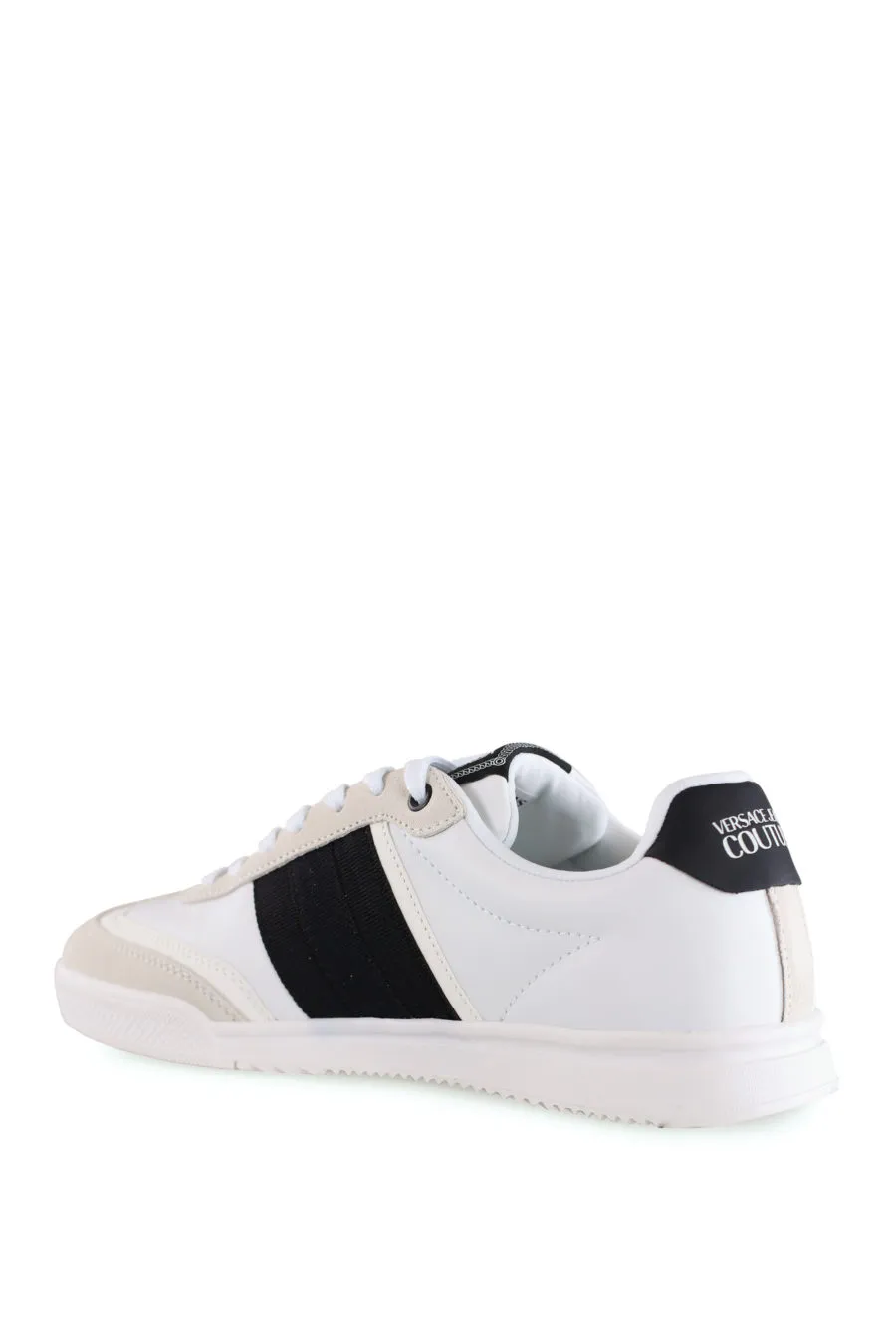 Zapatillas blancas con cordones y logotipo